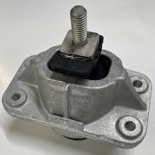 ENGINE MOUNT DEFENDER. LR130309 - Image 2